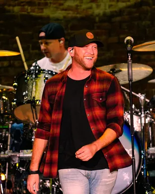 Cole Swindell Santa Rosa